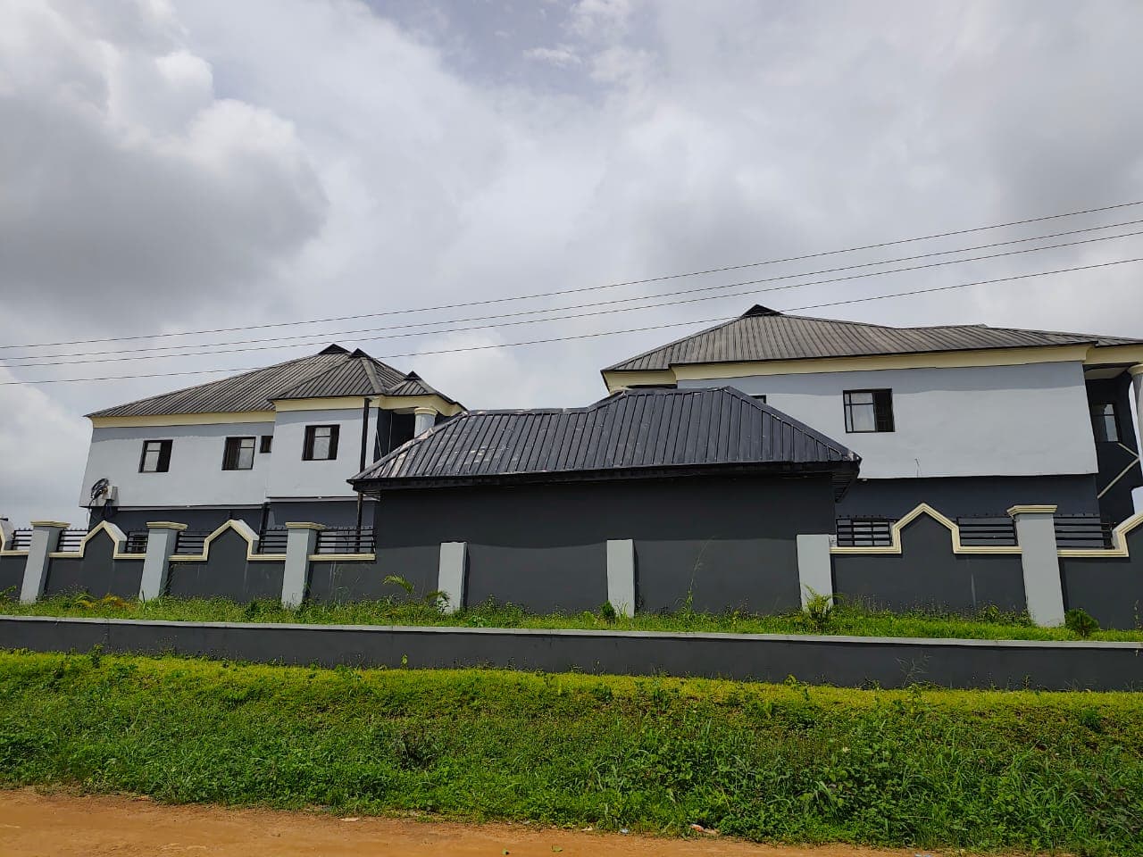 Pro hotel & Suites hero